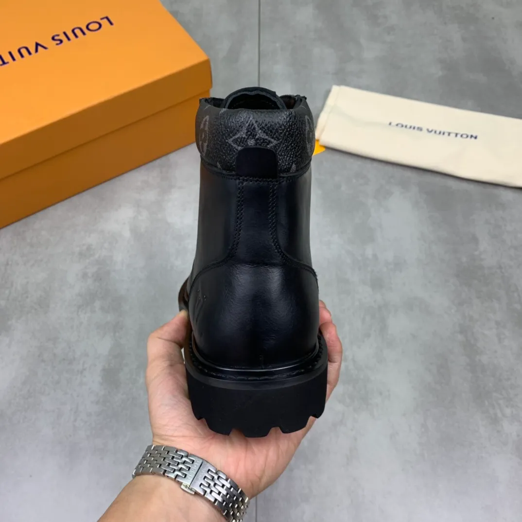 Men's men's shoes 💰P620💰【New】🆘Water-dyed cow lining LV Louis Vuitton business high-top leather shoes, made of original imported Italian 🇮🇹 calfskin, full cowhide lining, carefully handmade by professional shoemakers, the original version is specially designed for wear-resistant outsole. Standard code 38-44 3⃣️color🉑️choice